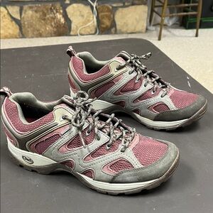 Chaco Women's waterproof  Shoes - Burgundy and Gray hiking sz. 10